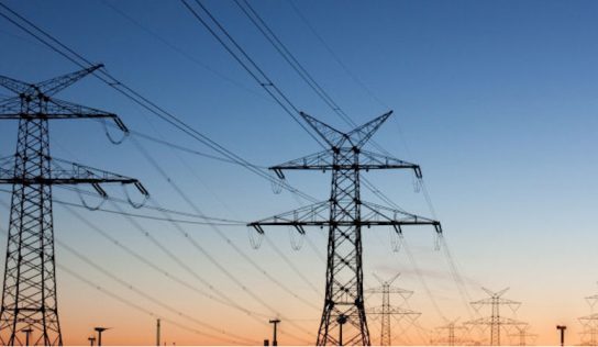 Változóról rögzített árakra állhatnak át az intézmények az áramszolgáltatásban is