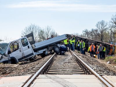 Tragédia – Öten a helyszínen meghaltak a mindszenti vonatbalesetben