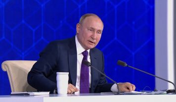 Vlagyimir Putyin: Oroszország és Kína nem hoz létre katonai szövetséget