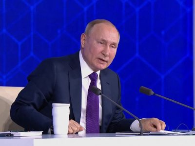 Putyin: Oroszország csapást mért ukrán vezetési pontokra és infrastrukturális létesítményekre