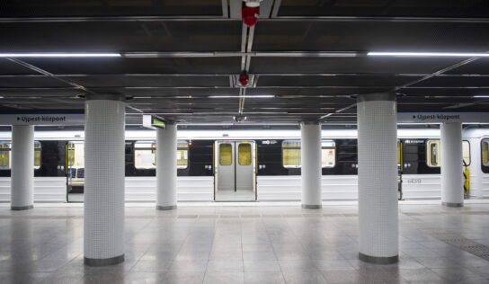 Három felújított állomást adtak át az M3-as metróvonal központi szakaszán