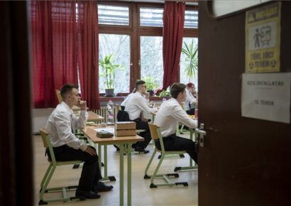A német írásbelikkel folytatódnak az érettségi vizsgák