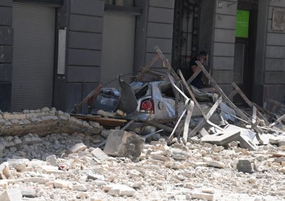 Súlyosan megsérült a Budapesti Operettszínház egyik táncosa a terézvárosi házomlásban