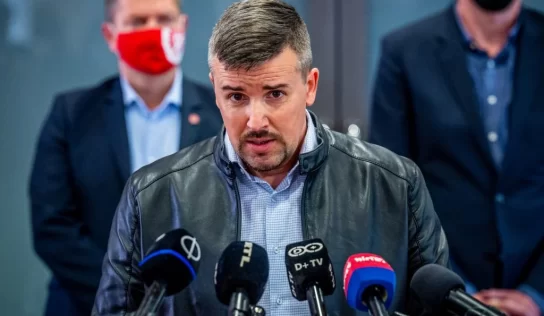 Kilép a Jobbikból és a párt frakciójából Jakab Péter