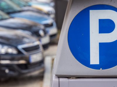 Egységes parkolási rendszert vezetne be a Fővárosi Önkormányzat