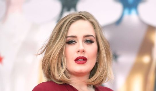 Adele-t támadják az utolsó pillanatban lemondott koncertsorozata miatt