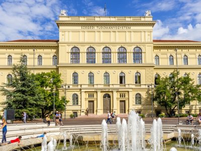 Radikálisan csökkenti a hallgatói terheket a Szegedi Tudományegyetem