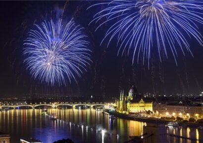 Harmincnégyezer pirotechnikai effekt, fényjáték és több száz drón lesz a tűzijátékon