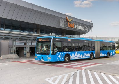 Hosszú hónapokkal rövidül és százezrekkel lesz olcsóbb a buszos jogosítványszerzés