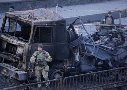 Ukrajna három nap alatt 3715 katonát és 52 tankot veszített