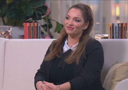 Völgyi Zsuzsi bepasizott