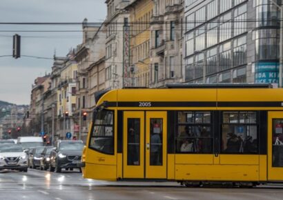 Pótlóbusz jár hétfő éjszakától a 6-os villamos helyett hétköznap éjjelenként