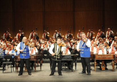 Történelmi koncertre készül Kökény Attila a 100 Tagú Cigányzenekarral