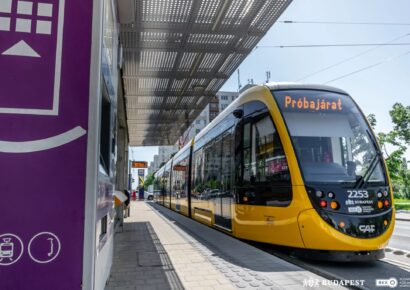 Ötvenegy korszerű, alacsony padlós CAF-villamos érkezik Budapestre