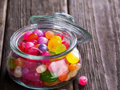 Fulladásveszély miatt ABC márkajelzésű édességeket hívnak vissza