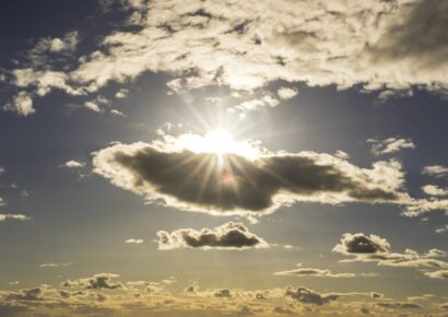 A héten derült vagy gyengén felhős idő várható, záporokkal, zivatarokkal