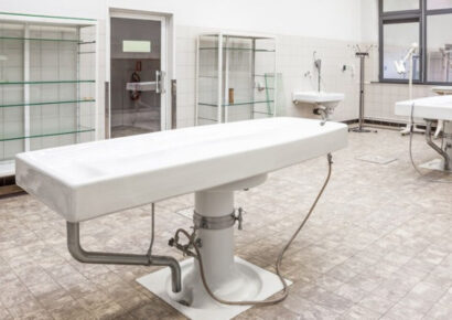 Méltatlan körülmények között tárolt holttesteket találtak a Péterfy Sándor utcai kórházban