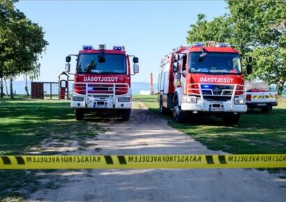A Balatonba zuhant egy rendőrségi helikopter – Fotók!
