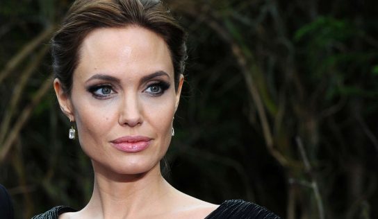 Angelina Jolie alakítja Maria Callast a legendás énekesről szóló életrajzi filmben