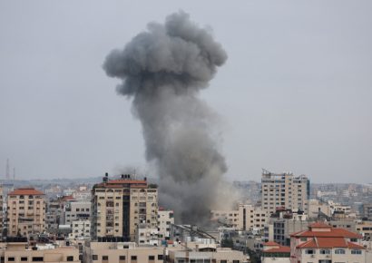 A gázai tűzszünetig folytatni akarják tüntetéseiket a brit palesztinpárti csoportok