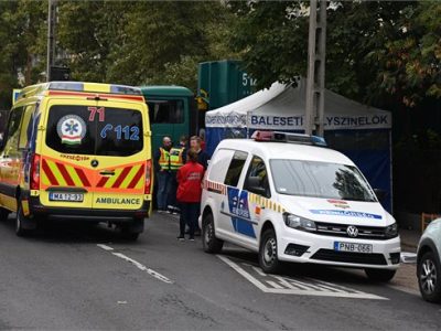 Tragédia! Kőkerítés dőlt a 9 éves kisfiúra Pesterzsébeten – Fotók!