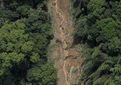 Árvizeket és földcsuszamlásokat okoz a heves esőzés Szlovéniában