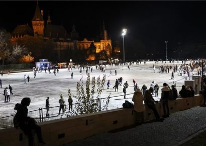 Hétfőn 17 órakor megnyitotta kapuit a Városligeti Műjégpálya