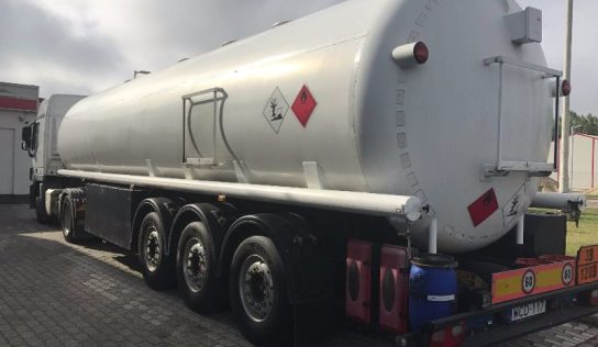 Izrael engedélyezte üzemanyag mindennapi szállítását a Gázai övezetbe
