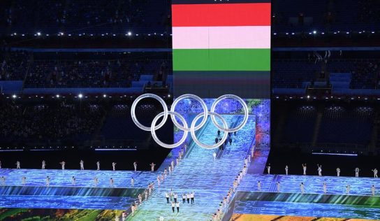 Weiler Krisztina és Barabás Bálint viszi a magyar zászlót a megnyitón