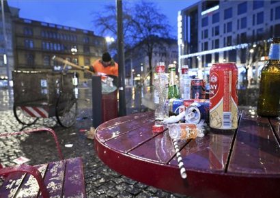 Szilveszter után 300 köbméter hulladékot szedtek össze a főváros közterületeiről