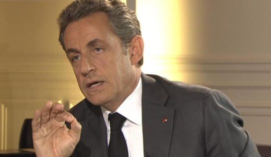 A francia elnök hivatalában fogadta Nicolas Sarkozyt a bebörtönzése előtt