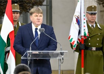 Ünnepélyes keretek között iktatták be az új köztársasági elnököt, Sulyok Tamást