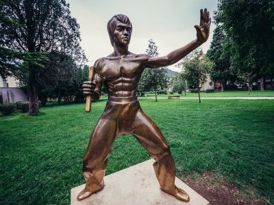 Eltűnt Bruce Lee mostari szobra