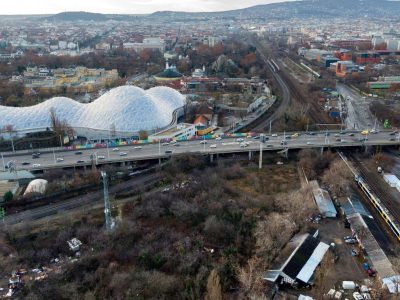 Javítják a szigetelést a Hungária körúti felüljárón