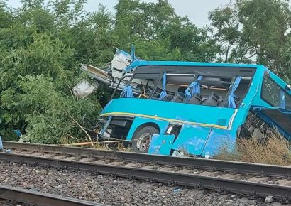 Autóbusszal ütközött Szlovákiában egy Prágából Budapestre tartó gyorsvonat, többen meghaltak
