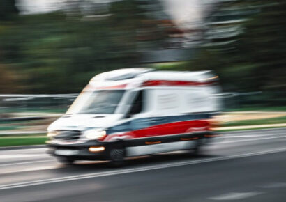 Négy gyerek megsérült egy dél-erdélyi vidámparkban, miután elszakadt egy tiroli csúszópálya drótkötele