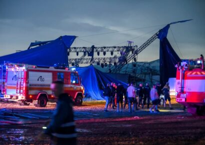 Ledőlt a nagysátor Szlovákia egyik legismertebb fesztiválján, többen megsérültek
