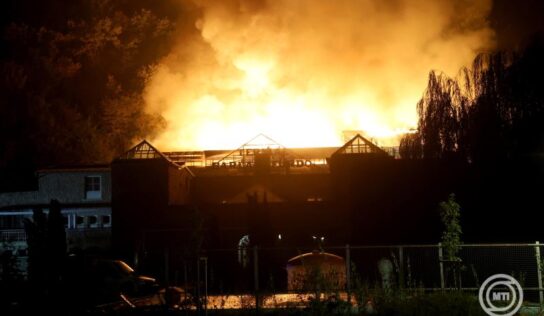 Elektromos zárlat okozhatta a tüzet a miskolci Barlangfürdőben – Fotók!