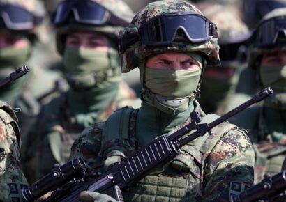 A szerb elnök jóváhagyta a kötelező sorkatonai szolgálat visszaállítását