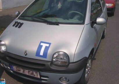 Elindult a végzős középiskolások számára a jogosítványszerzés ingyenes elméleti tanfolyama