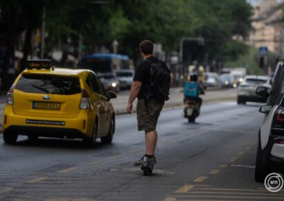 Várhatóan jövő keddre elkészül a biztonságosabb nagykörúti kerékpársáv
