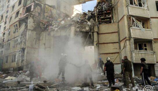 Több ember megsebesült az éjszakai orosz dróntámadás következtében, Kijevben tüzek keletkeztek