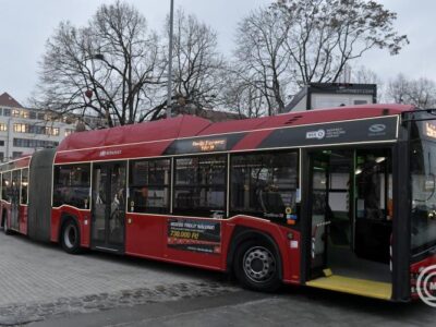 Elindult fővárosi ajándékgyűjtő útjára a Mikulástroli