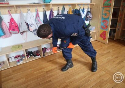 Viccből fenyegette bombarobbantással iskoláját egy 13 éves tápiószelei fiú