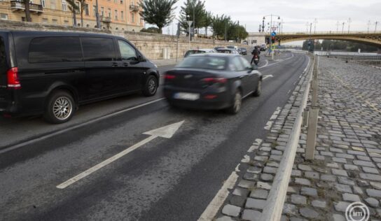 Mától mindenhol maximum 50-nel lehet menni a Budai alsó rakparton