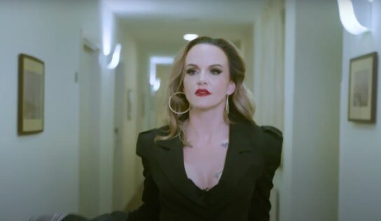 Bomba formában, itt tért vissza Kollányi Zsuzsi