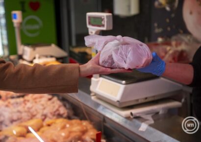 Már a hétfői ellenőrzések igazolják, hogy a kereskedők elkezdték csökkenti az árakat