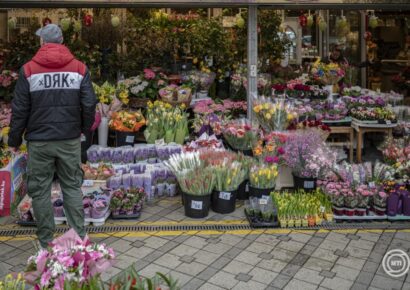 A virág-, édesség- és ajándékárusokat ellenőrzi a NAV hétfőtől szombatig