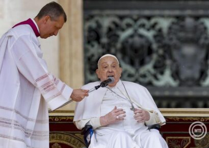 Ferenc pápa megjelent a Szent Péter téren a virágvasárnapi mise végén