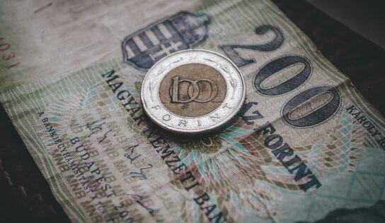 Robbanásszerű digitalizáció: Már a bankba sem kell bemenni hitelért